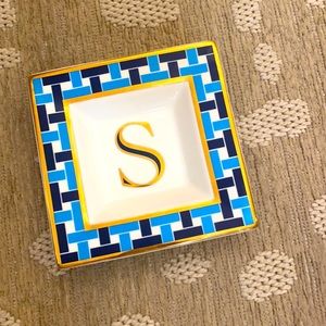 Decorative ceramic plate with S monogram